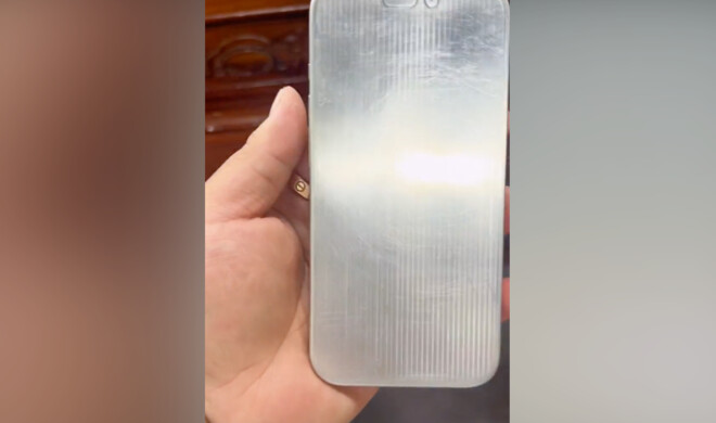 Die Vorderseite des iPhone 15 Pro