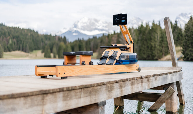 Rudermaschine in schick: Der Waterrower kommt mit hohem „Woman Approval Factor“.