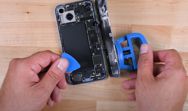 Vorder- und Rückseite des iPhone 14 lassen sich unabhängig voneinander öffnen 