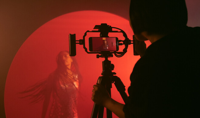 Laut Apple kannst du via USB-C-Videos direkt auf ein externes Speichermedium aufnehmen