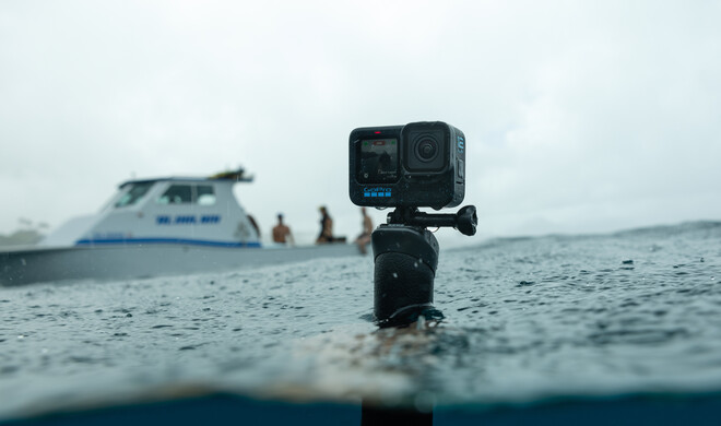 Ist die wirklich neu? Die blauen Farbtupfer auf der Plastikschale deuten darauf hin, dass es sich um die Gopro Hero12 Black handelt. Das Gehäuse entspricht ansonsten weitestgehend dem des 11er-Modells.