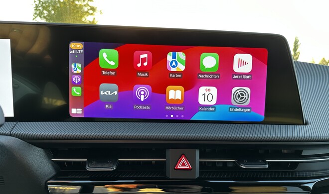 Im KIA EV 6 benötigte man bislang ein Kabel für CarPlay