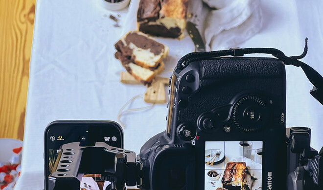 Die Speisen ansprechend in Szene zu setzen, ist in der Food-Fotografie die sprichwörtlich halbe Miete.