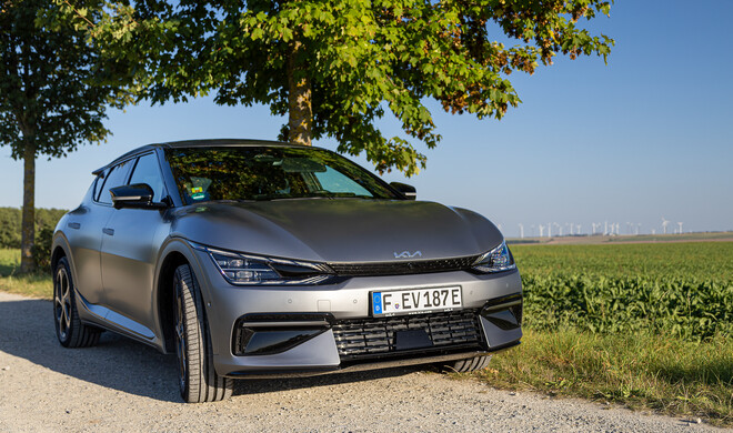 Der Kia EV6 wurde uns in der GT-Ausstattung in der Sonderfarbe Moonscape Matt von Kia bereitgestellt. Die Lackierung kostet 950 Euro extra.