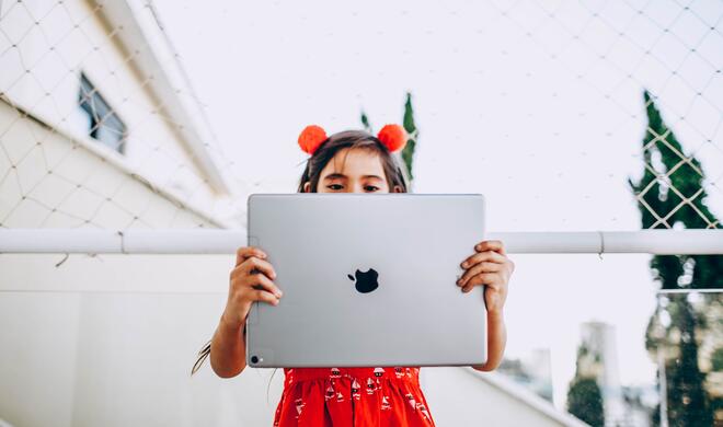In Kinderhänden sollte die Funktionalität des iPads eingeschränkt werden