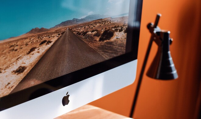 Die Displayreinigung sollte in regelmäßigen Abständen erfolgen – Tabu sind herkömmliche Reiniger, erst recht mit einem Nanotextur-Display.