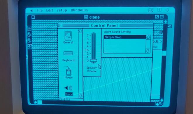 Der nachgebaute Mac Plus