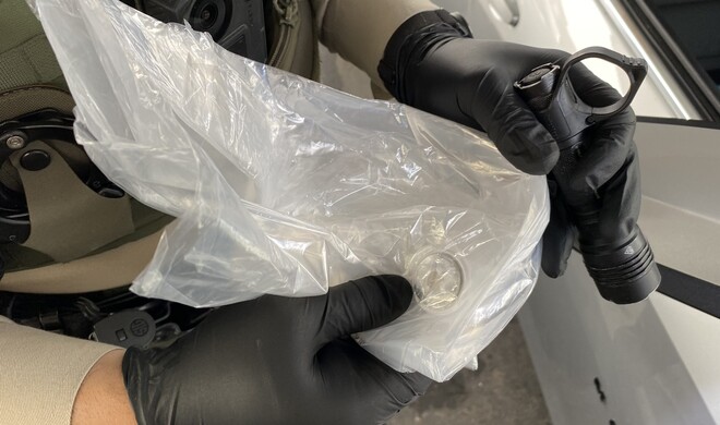 Das Paketinhalt mit dem AirTag