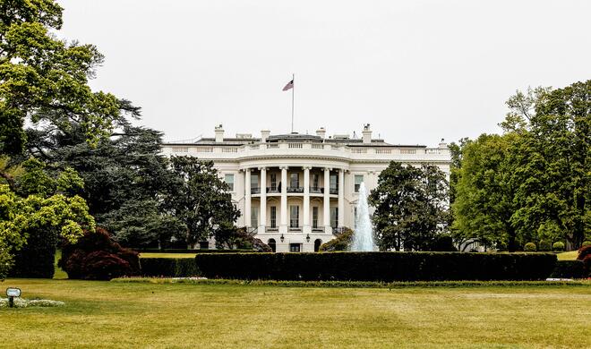 Tim Cook wird der Amtseinführung von Donald Trump beiwohnen.
