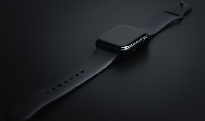 Apple muss sich einer Sammelklage stellen. Der Vorwurf: Tricks beim Erreichen der CO2-Neutralität der Apple Watch.