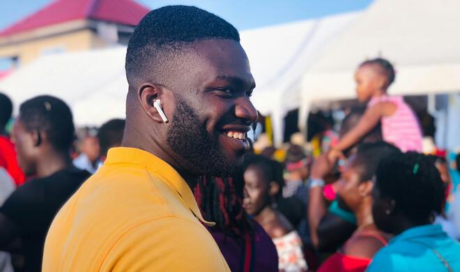 AirPods sollen ab iOS 19 zum Dolmetscher werden.