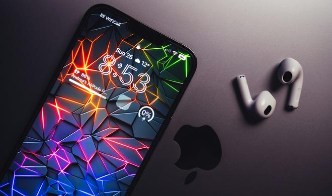 Ist das iPhone ein Auslaufmodell? Laut Eddy Cue könnte der Nutzen wegen KI stark sinken.