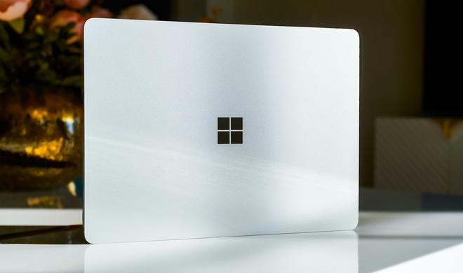 Microsoft wirbt damit, dass Copilot-PCs auf ARM-Basis schneller sind als Macs. Als die Macs der vergangenen Generation jedenfalls.