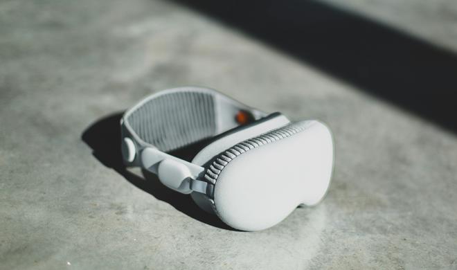 Ein ehemaliger Mitarbeiter von Apple soll kurz vor seinem Wechsel zu einem Konkurrenten massenhaft interne Dokumente zur Apple Vision Pro mitgehen lassen haben.