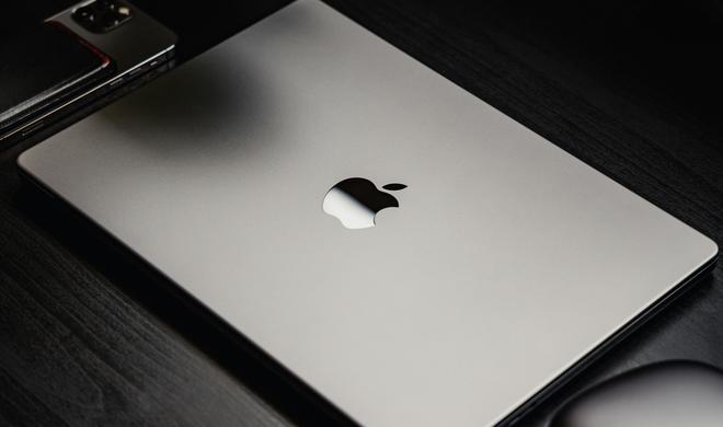 Nächstes Jahr soll das MacBook Pro ein neues Design bekommen – und gleich auf OLED wechseln.