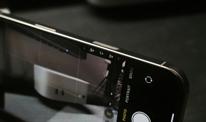Kurzes Gastspiel? Der „Kamerasteuerung“ soll im iPhone 18 schon nicht mehr enthalten sein.
