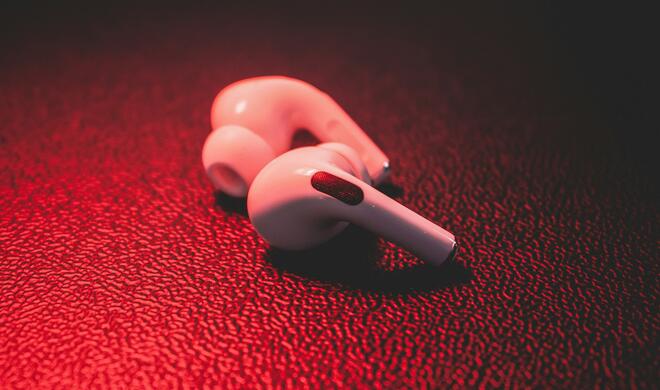 Keine Verbesserungen bei Audio-Qualität und ANC, dafür neue Sensoren und ein neues Design. Das soll uns bei den AirPods Pro 3 erwarten.