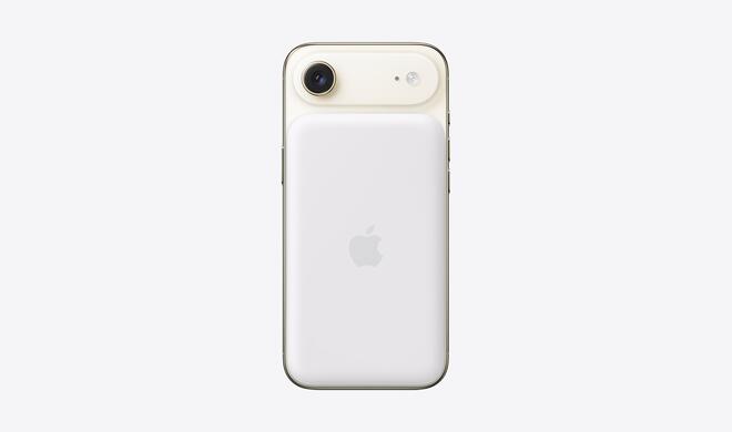 Die MagSafe-Batterie in ihrer eigentlichen Funktion: Dem iPhone Air auszuhelfen.
