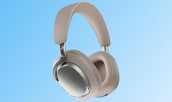 Federleichte 310 Gramm – die Kopfhörer sitzen extrem gut, verbunden mit 30 Stunden Batterielaufzeit eine echte „Dauerlösung“.