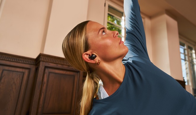 Dank flexibler Ohrbügel sitzen die Powerbeats Fit auch bei sportlichen Bewegungen sicher im Ohr und sind nach IPX4 gegen Schweiß und Spritzwasser geschützt.