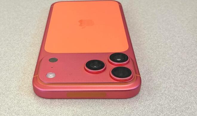 Dieses iPhone 17 Pro Max hat sich angeblich in dieses hübsche Pink verfärbt