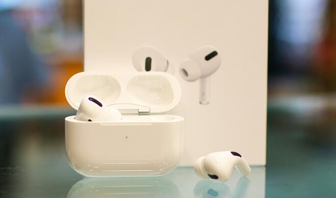 Die AirPods Pro können künftig auch in Europa Live-Übersetzen.