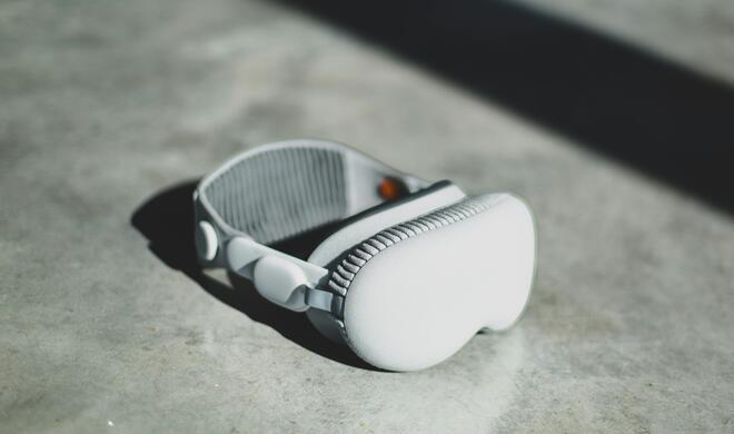 Die weiße Apple Vision Pro kennen wir, nun tauchten Prototypen der schwarzen auf.