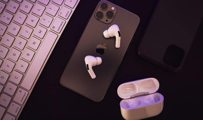 Apple veröffentlicht Firmware-Updates für aktuelle AirPods Pro.
