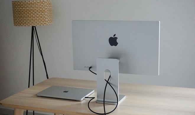 Das Studio Display hat Probleme mit macOS Tahoe. Oder umgekehrt.